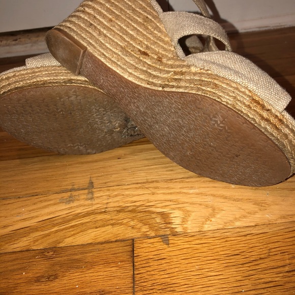 Michael Kors Damita Wedges - Picture 5 of 5